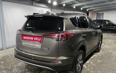 Toyota RAV4, 2017 год, 2 349 000 рублей, 5 фотография