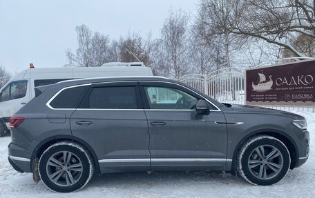 Volkswagen Touareg III, 2021 год, 5 700 000 рублей, 2 фотография