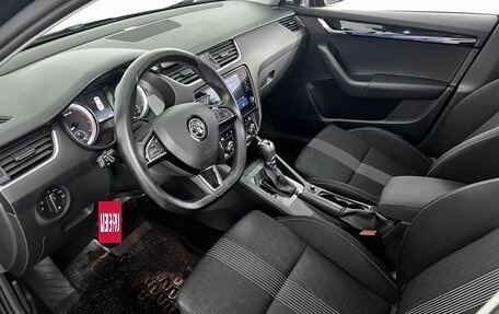 Skoda Octavia, 2017 год, 1 820 000 рублей, 10 фотография