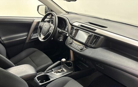 Toyota RAV4, 2017 год, 2 789 000 рублей, 12 фотография