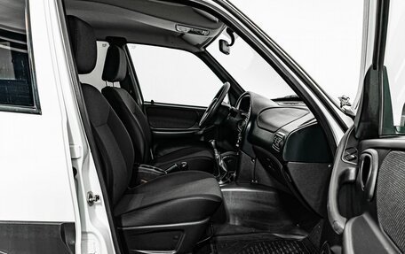 Chevrolet Niva I рестайлинг, 2017 год, 800 000 рублей, 10 фотография