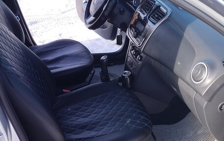 Renault Logan II, 2017 год, 350 000 рублей, 5 фотография