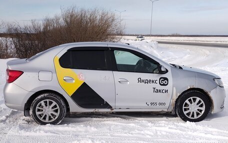 Renault Logan II, 2017 год, 350 000 рублей, 4 фотография
