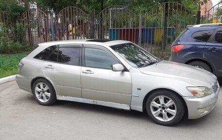 Toyota Altezza, 2001 год, 530 000 рублей, 2 фотография