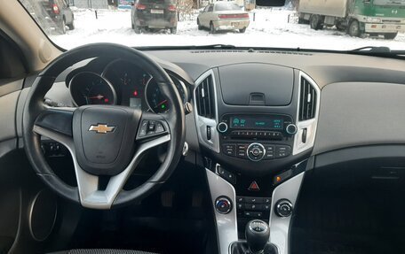 Chevrolet Cruze II, 2014 год, 780 000 рублей, 9 фотография