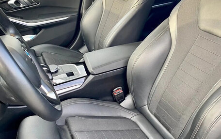 BMW 3 серия, 2019 год, 3 375 000 рублей, 12 фотография