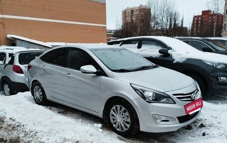 Hyundai Solaris II рестайлинг, 2015 год, 950 000 рублей, 4 фотография