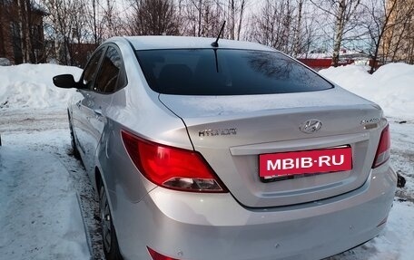 Hyundai Solaris II рестайлинг, 2015 год, 950 000 рублей, 2 фотография