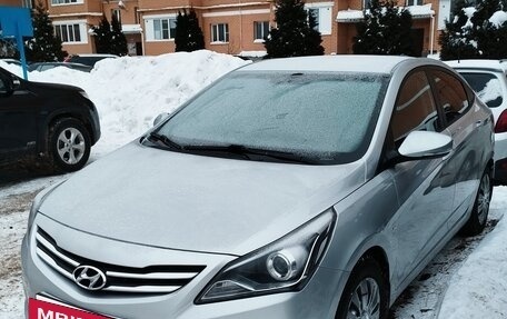 Hyundai Solaris II рестайлинг, 2015 год, 950 000 рублей, 3 фотография