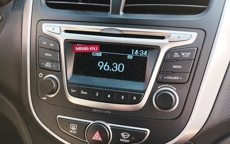 Hyundai Solaris II рестайлинг, 2015 год, 950 000 рублей, 9 фотография