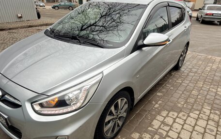 Hyundai Solaris II рестайлинг, 2013 год, 1 200 000 рублей, 16 фотография