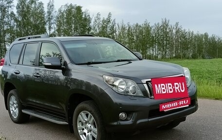 Toyota Land Cruiser Prado 150 рестайлинг 2, 2012 год, 2 650 000 рублей, 2 фотография