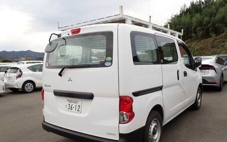 Mitsubishi Delica V, 2018 год, 1 350 000 рублей, 2 фотография