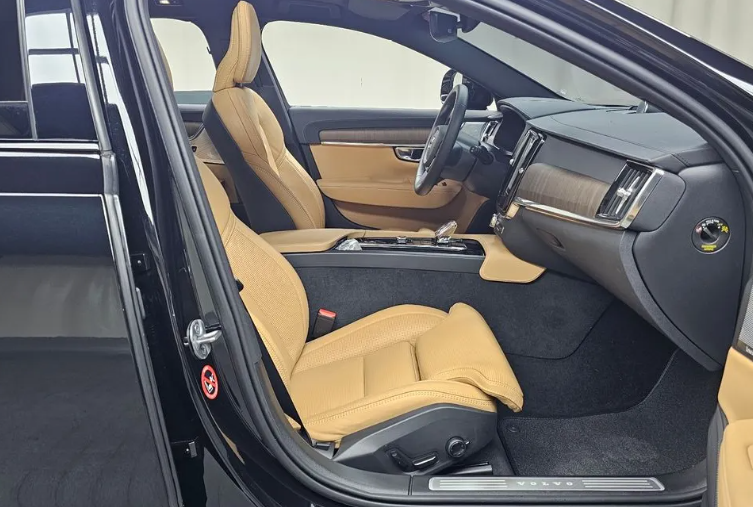 Volvo V90 Cross Country I рестайлинг, 2023 год, 6 090 000 рублей, 8 фотография