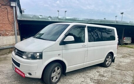 Volkswagen Multivan T5, 2013 год, 1 850 000 рублей, 1 фотография
