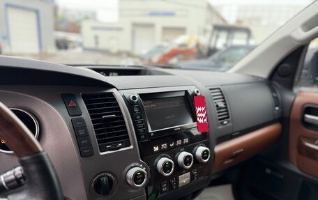 Toyota Sequoia II рестайлинг, 2009 год, 2 890 000 рублей, 18 фотография