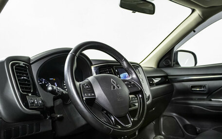 Mitsubishi Outlander III рестайлинг 3, 2019 год, 2 648 000 рублей, 7 фотография