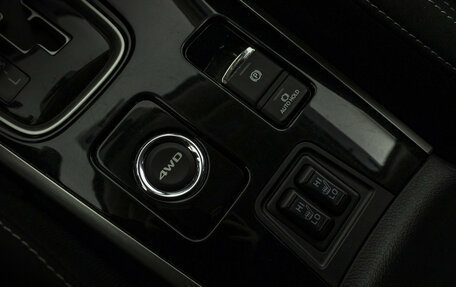 Mitsubishi Outlander III рестайлинг 3, 2019 год, 2 648 000 рублей, 13 фотография