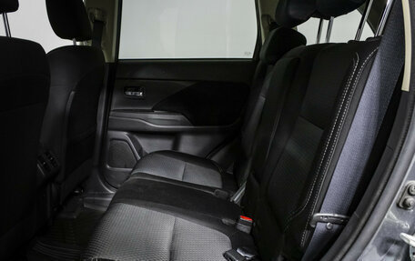 Mitsubishi Outlander III рестайлинг 3, 2019 год, 2 648 000 рублей, 10 фотография