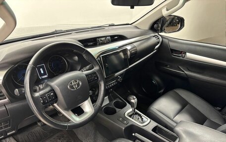 Toyota Hilux VIII, 2018 год, 3 200 000 рублей, 11 фотография