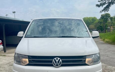 Volkswagen Multivan T5, 2013 год, 1 850 000 рублей, 2 фотография