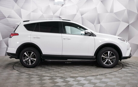 Toyota RAV4, 2017 год, 2 191 000 рублей, 6 фотография