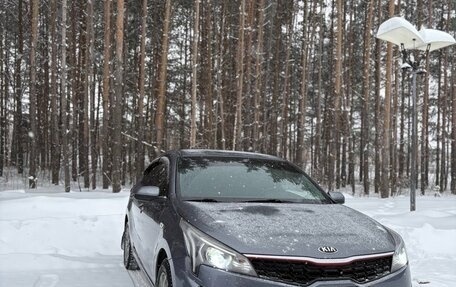 KIA Rio IV, 2020 год, 1 360 000 рублей, 3 фотография