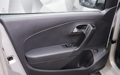 Volkswagen Polo VI (EU Market), 2012 год, 661 000 рублей, 16 фотография