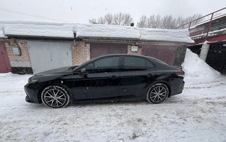 Toyota Camry, 2022 год, 3 450 000 рублей, 3 фотография