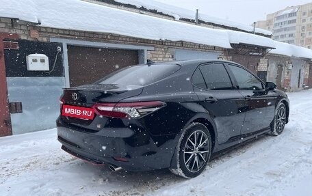 Toyota Camry, 2022 год, 3 450 000 рублей, 6 фотография