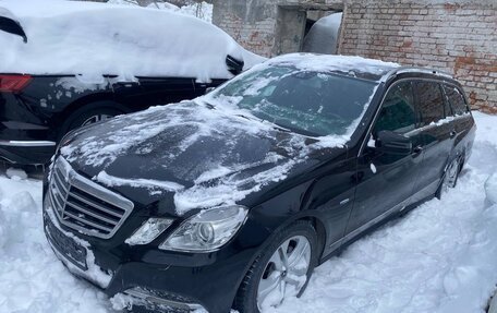Mercedes-Benz E-Класс, 2012 год, 1 250 000 рублей, 2 фотография