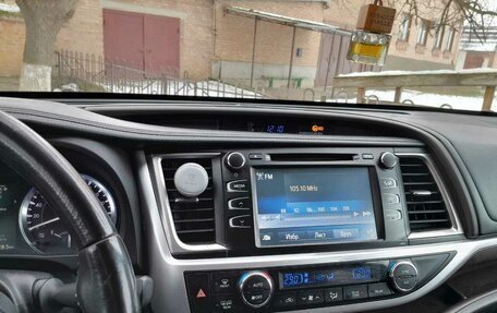 Toyota Highlander III, 2014 год, 2 550 000 рублей, 15 фотография