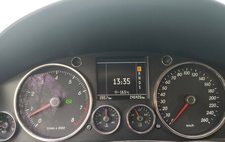 Volkswagen Touareg III, 2003 год, 660 000 рублей, 10 фотография