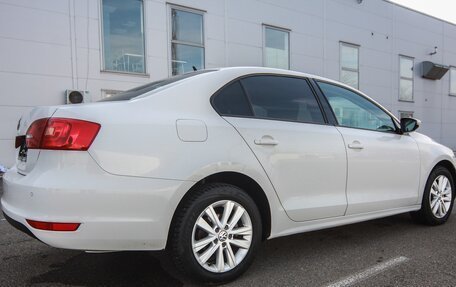 Volkswagen Jetta VI, 2013 год, 749 000 рублей, 2 фотография