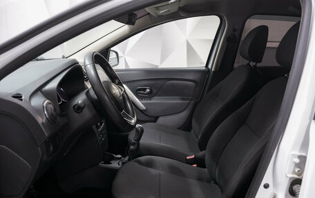 Renault Logan II, 2018 год, 835 000 рублей, 10 фотография