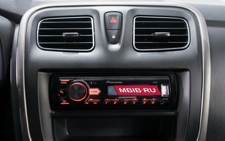 Renault Logan II, 2018 год, 835 000 рублей, 18 фотография