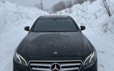 Mercedes-Benz E-Класс, 2020 год, 2 350 000 рублей, 1 фотография