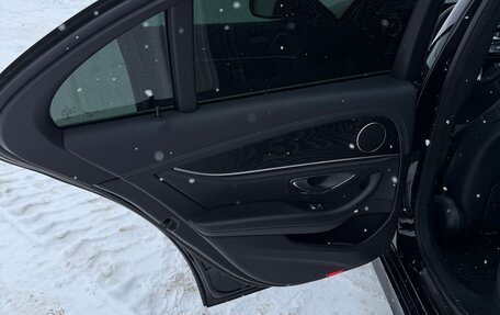 Mercedes-Benz E-Класс, 2020 год, 2 350 000 рублей, 16 фотография