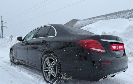 Mercedes-Benz E-Класс, 2020 год, 2 350 000 рублей, 4 фотография