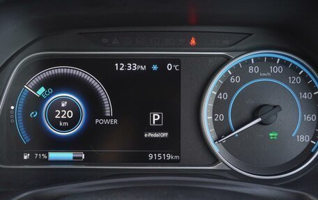 Nissan Leaf II, 2019 год, 2 205 000 рублей, 24 фотография