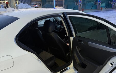 Volkswagen Jetta VI, 2017 год, 1 550 000 рублей, 4 фотография