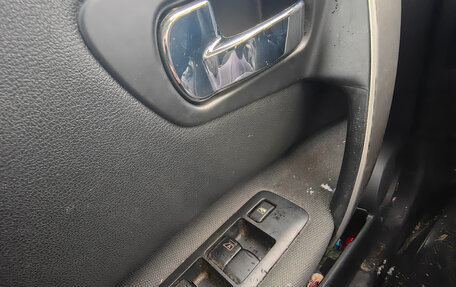 Nissan Qashqai, 2010 год, 850 000 рублей, 16 фотография