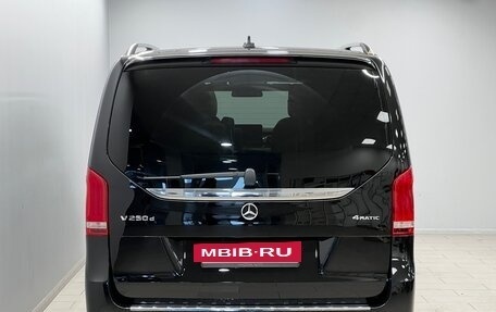 Mercedes-Benz V-Класс, 2019 год, 5 650 000 рублей, 3 фотография