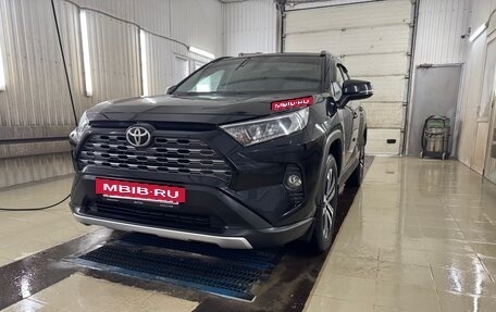 Toyota RAV4, 2019 год, 13 фотография