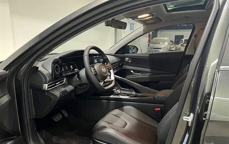 Hyundai Elantra, 2023 год, 1 850 000 рублей, 7 фотография