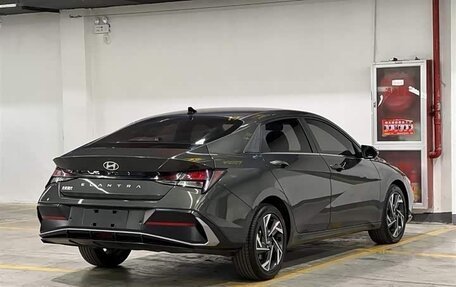 Hyundai Elantra, 2023 год, 1 850 000 рублей, 6 фотография