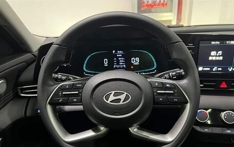 Hyundai Elantra, 2023 год, 1 850 000 рублей, 12 фотография