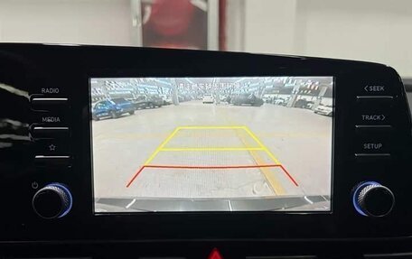 Hyundai Elantra, 2023 год, 1 850 000 рублей, 13 фотография