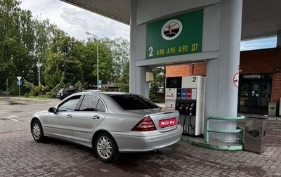 Mercedes-Benz C-Класс, 2005 год, 800 000 рублей, 1 фотография