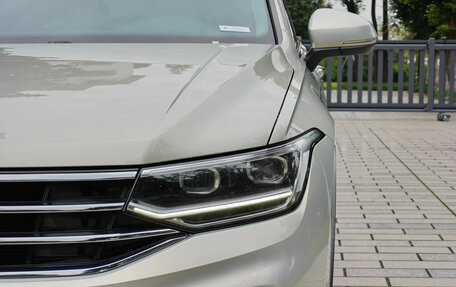 Volkswagen Tiguan II, 2022 год, 4 050 018 рублей, 2 фотография